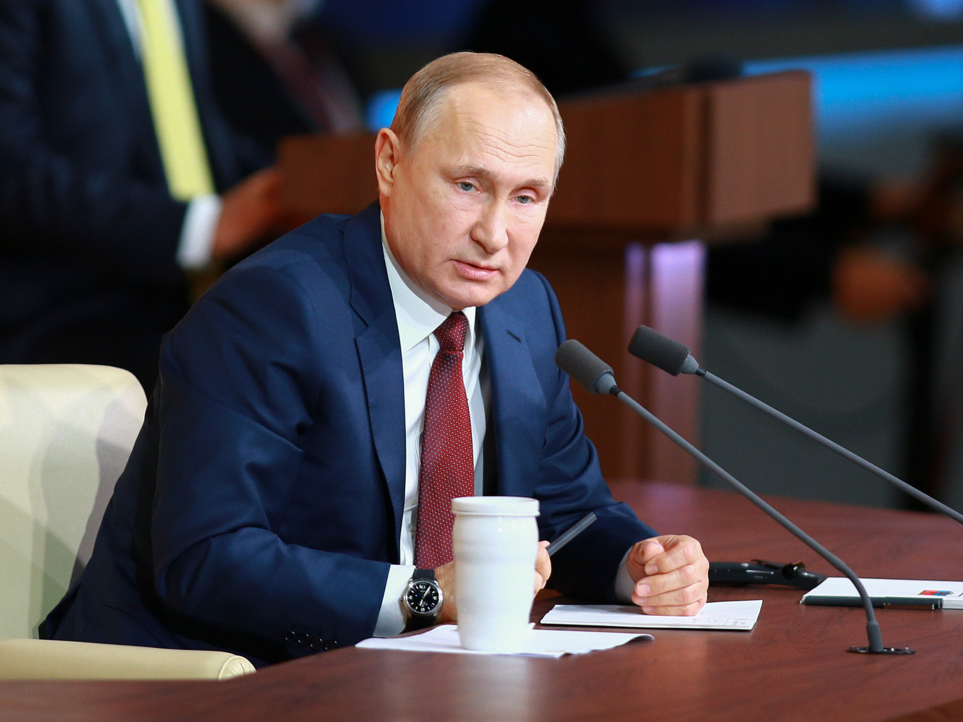 Путин поручил за две недели согласовать проект по онлайн-продаже рецептурных лекарств