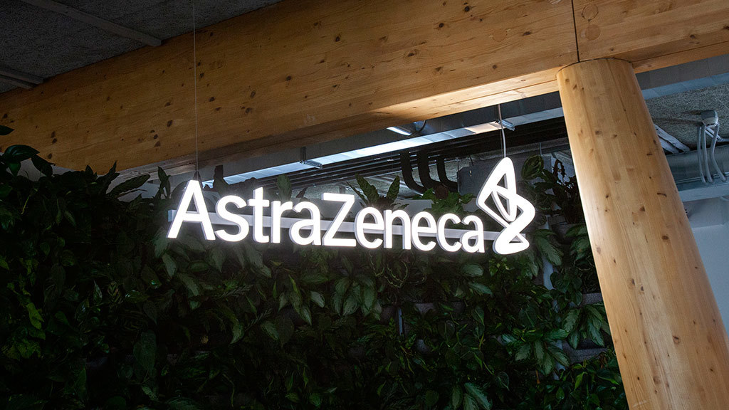 AstraZeneca подала иски к конкуренту и СМИ о защите деловой репутации