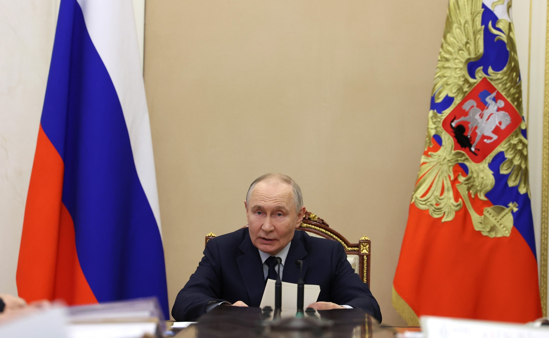 Путин поручил усилить контроль за отсроченными льготными рецептами